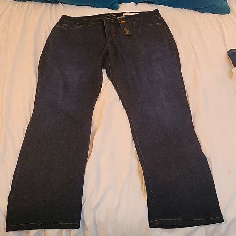 LEE REGULAR FIT STRAIGHT LEG MID RISE JEANS- NWT